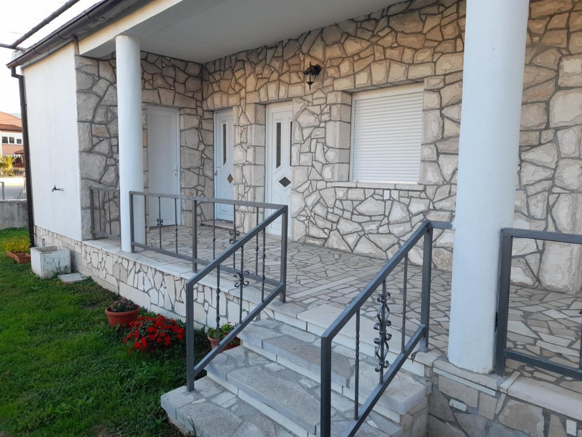 Kamena Kuca Family Rodin * Capljina