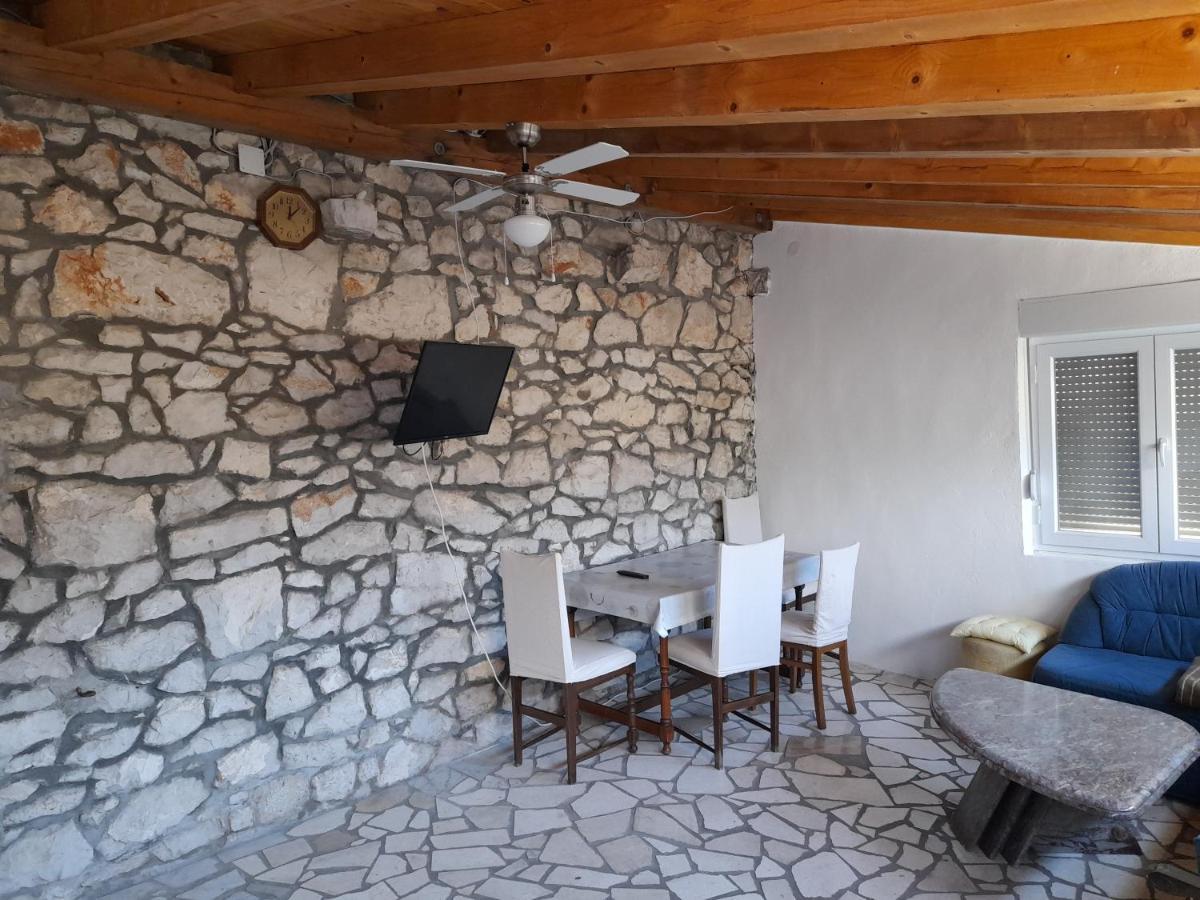Apartment Kamena Kuca Family Rodin