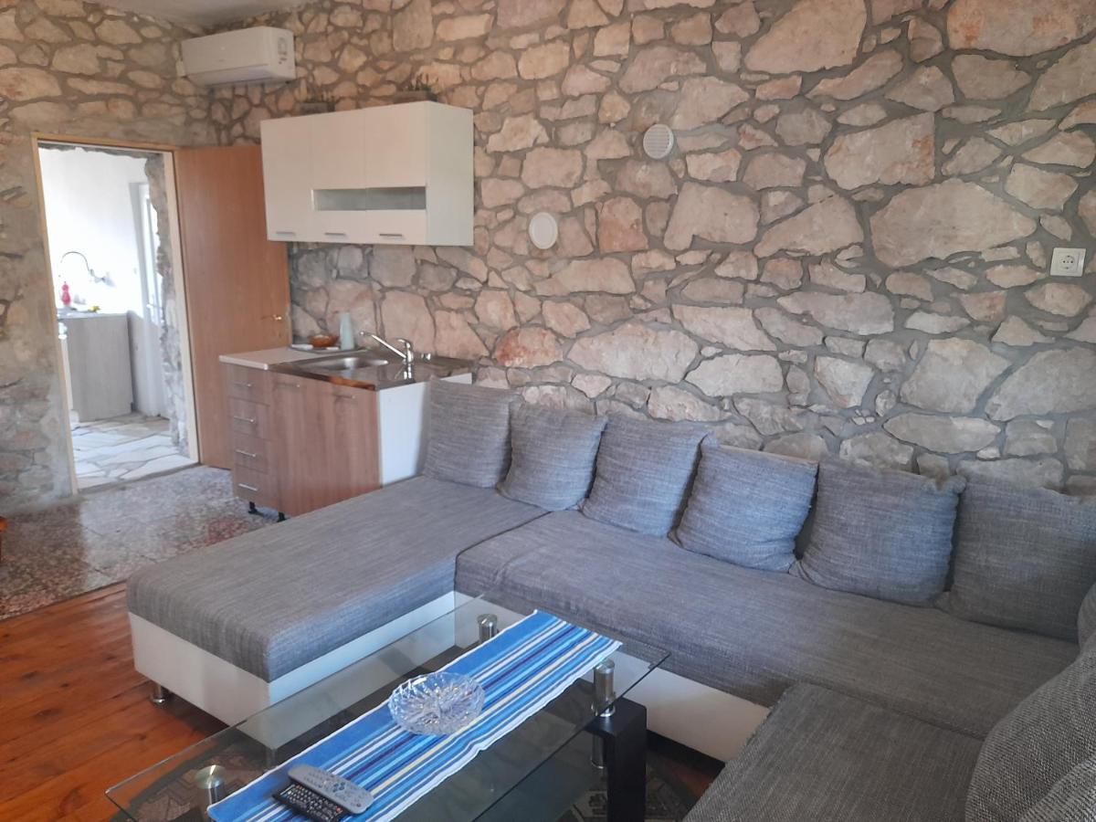 Apartment Kamena Kuca Family Rodin